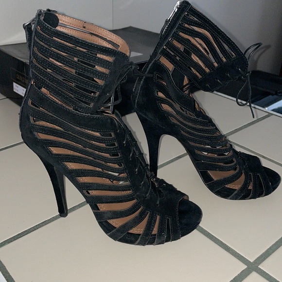 Women’s caged open toe heels - Picture 3 of 7